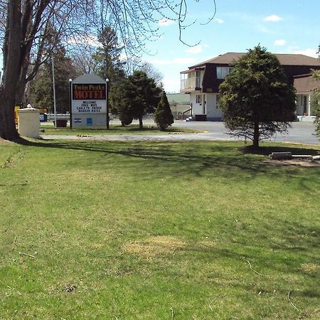 Twin Peaks Motel Napanee Dış mekan fotoğraf