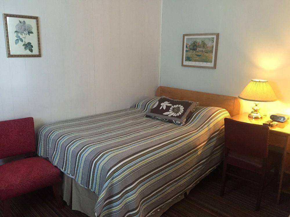 Twin Peaks Motel Napanee Dış mekan fotoğraf