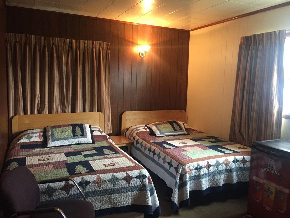 Twin Peaks Motel Napanee Dış mekan fotoğraf