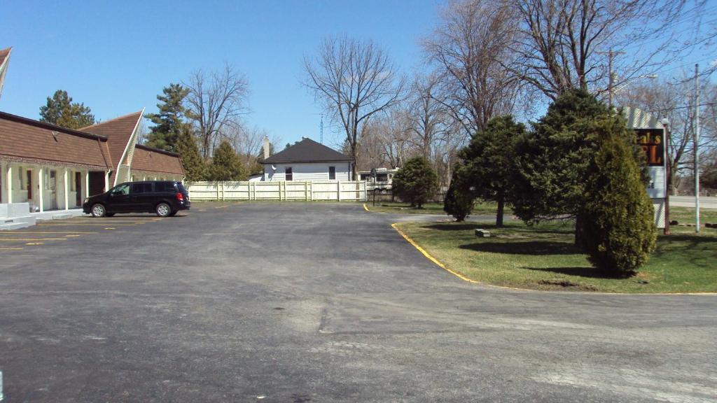 Twin Peaks Motel Napanee Dış mekan fotoğraf